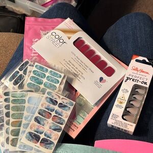 Perfect Press-On Nails and nail strips